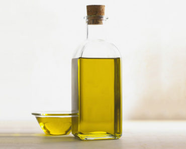 How does sesame seed oil benefit your skin?